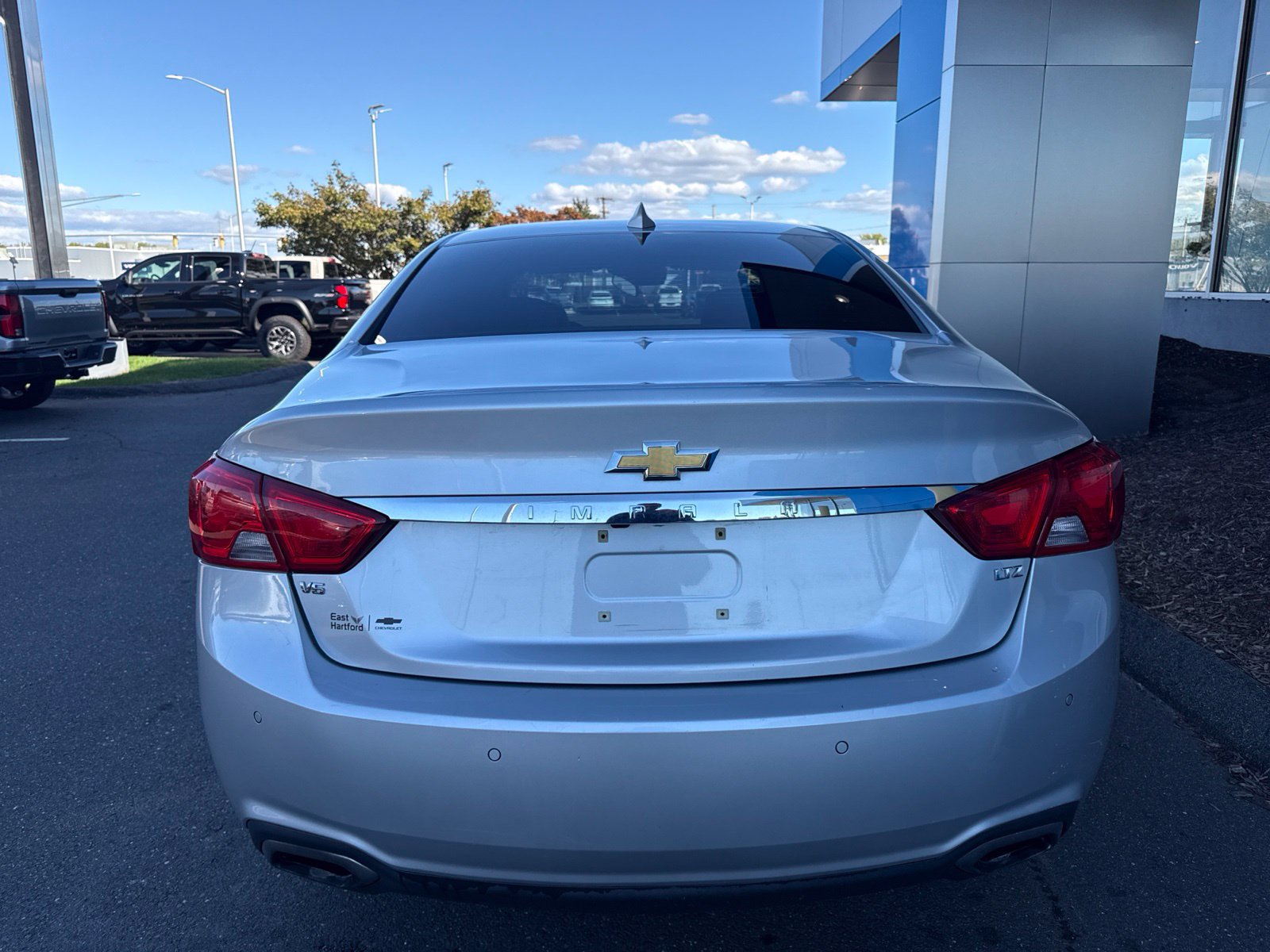 Used 2015 Chevrolet Impala LTZ FWD image 7