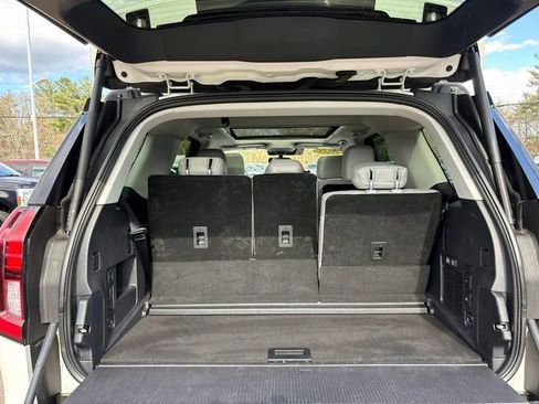 Used 2025 Ford Expedition Active AWD/4WD image 16