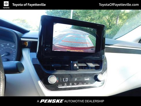 Used 2025 Toyota Corolla LE FWD image 4