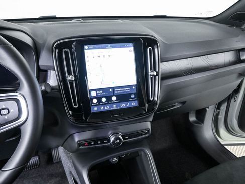 Certified 2023 Volvo C40 P8 Recharge Ultimate w/ Protection Package Premier AWD/4WD image 13