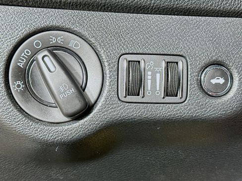 Used 2019 Dodge Challenger R/T w/ Blacktop Package image 17