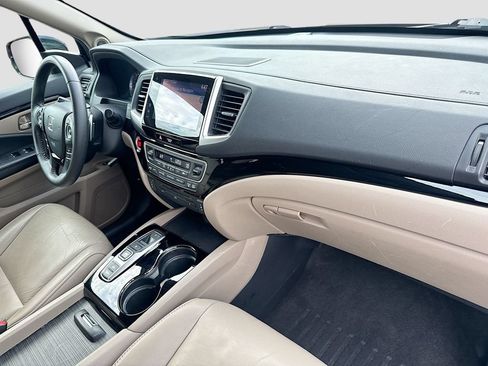 Used 2017 Honda Pilot Touring image 38