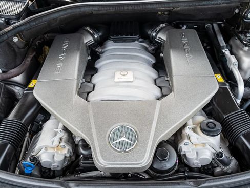 Used 2009 Mercedes-Benz ML 63 AMG 4MATIC image 33