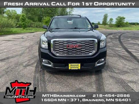 Used 2019 GMC Yukon XL Denali w/ Denali Ultimate Package AWD/4WD image 3