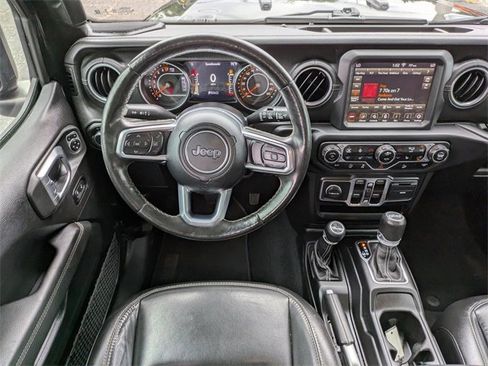 Used 2019 Jeep Wrangler Unlimited Sahara image 16