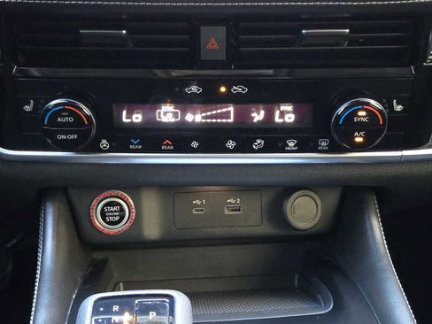 Used 2022 Nissan Rogue SL w/ SL Premium Package image 20