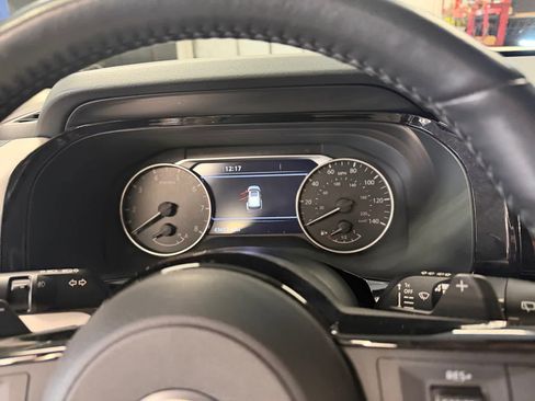 Used 2022 Nissan Pathfinder SL image 12