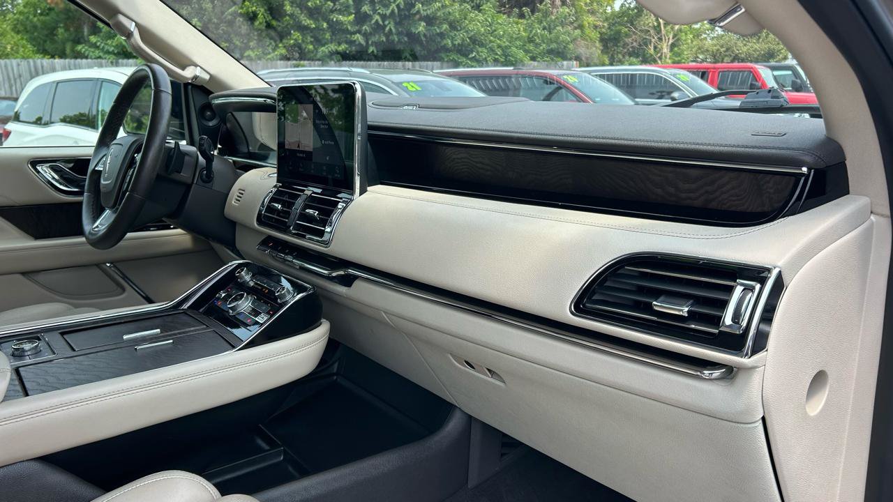 Used 2020 Lincoln Navigator Reserve w/ Equipment Group 201A Reserve AWD/4WD image 8