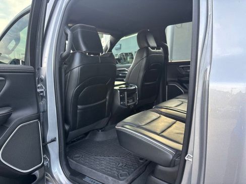 Used 2022 RAM 1500 Laramie AWD/4WD image 37