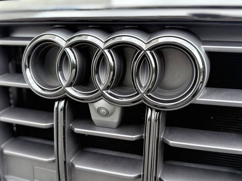 Used 2023 Audi SQ8 Premium Plus AWD/4WD image 9