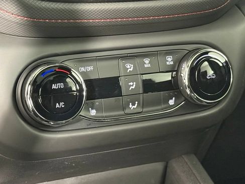 Used 2022 Chevrolet TrailBlazer RS w/ Sun and Liftgate Package FWD image 27