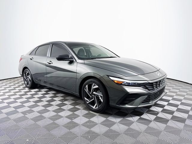 Certified 2025 Hyundai Elantra Sport FWD image 10
