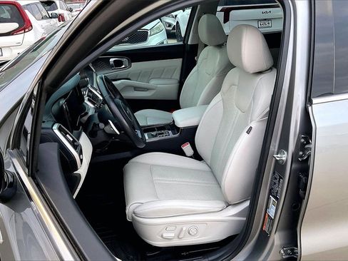 Certified 2022 Kia Sorento SX Prestige w/ Panoramic Sunroof Package image 25