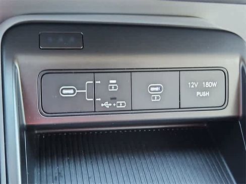 Used 2024 Hyundai Kona SEL image 30