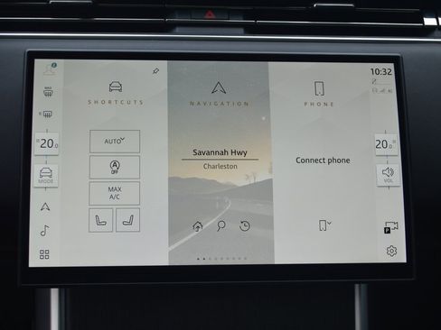 Used 2025 Land Rover Range Rover SE image 24