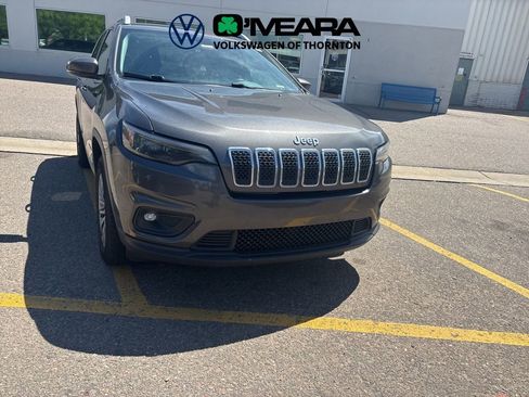 Used 2019 Jeep Cherokee Latitude Plus AWD/4WD image 4