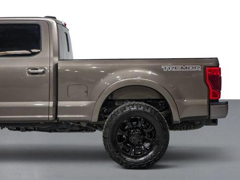 Used 2020 Ford F250 Lariat w/ Tremor Off-Road Package AWD/4WD image 11