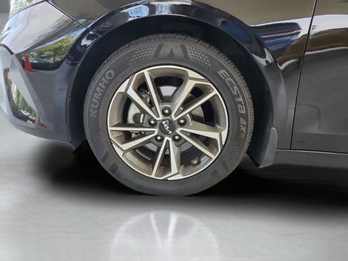 Used 2022 Kia Forte LXS FWD image 30