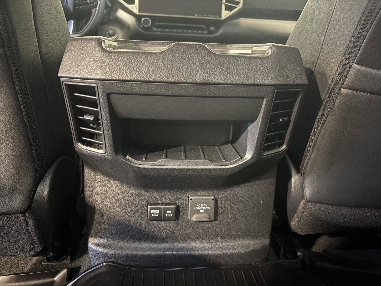 Used 2024 Toyota Tundra Limited AWD/4WD image 33