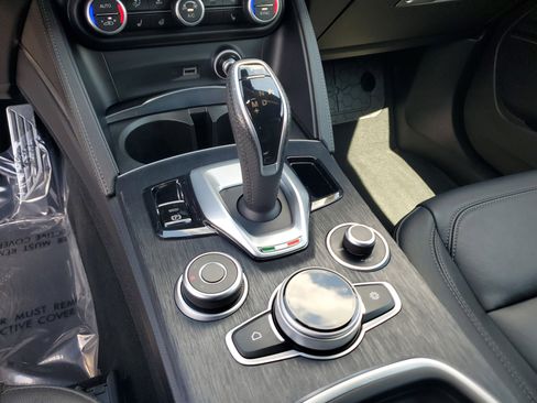 Used 2022 Alfa Romeo Stelvio Sprint RWD image 31
