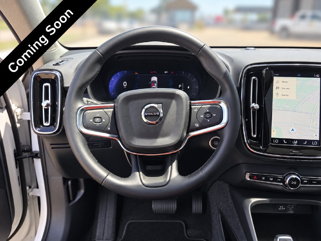 Certified 2025 Volvo XC40 B5 Plus AWD/4WD image 9