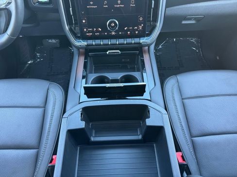 Certified 2025 GMC Yukon XL Denali image 12