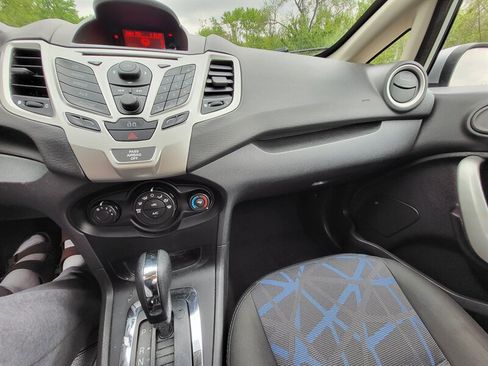 Used 2013 Ford Fiesta SE FWD image 22