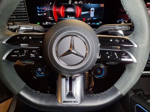 Used 2025 Mercedes-Benz GLS 63 AMG 4MATIC image 7