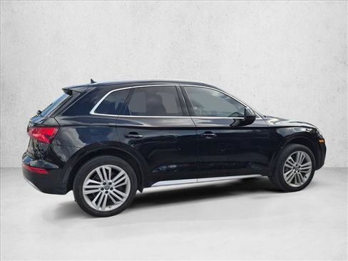 Used 2018 Audi Q5 2.0T Premium Plus w/ Premium Plus Package AWD/4WD image 4