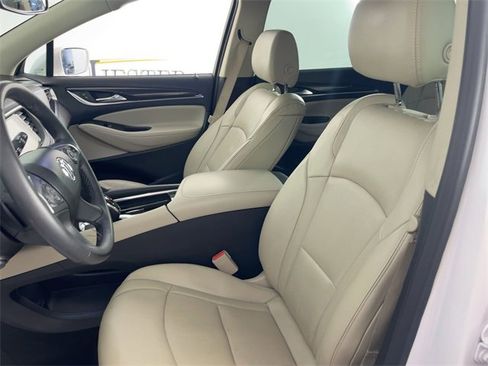 Used 2018 Buick Enclave Premium image 13