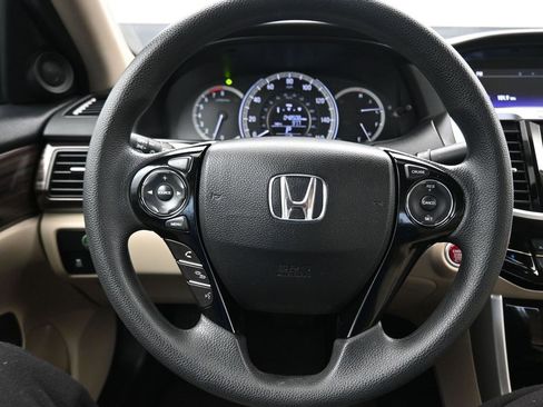 Used 2016 Honda Accord EX image 12