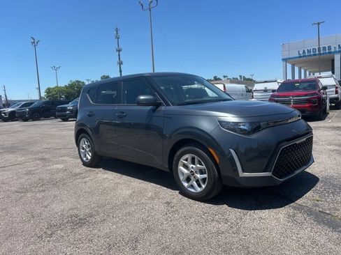 Used 2025 Kia Soul LX w/ LX Technology Package FWD image 1