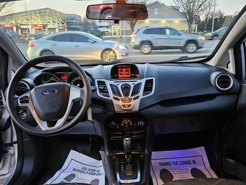 Used 2012 Ford Fiesta SE image 18