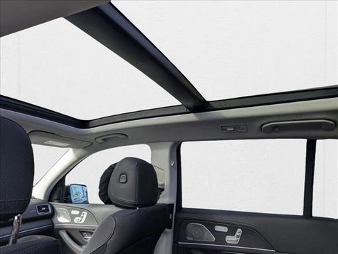 New 2026 Mercedes-Benz GLS 450 4MATIC image 18
