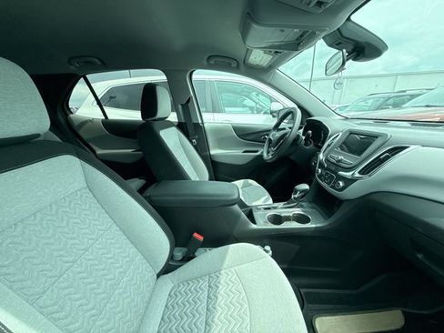 Used 2022 Chevrolet Equinox LS w/ LS Convenience Package FWD image 10