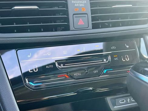 New 2025 Volkswagen Jetta SE image 15