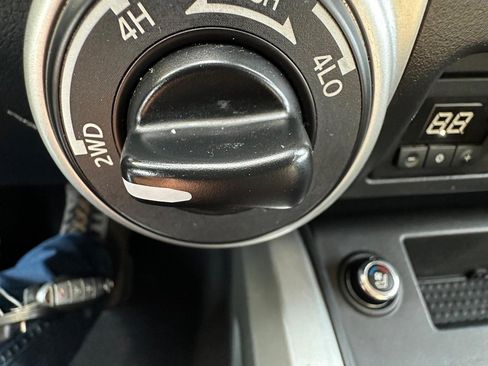 Used 2016 Nissan Titan PRO-4X w/ Pro-4x Convenience Package image 25