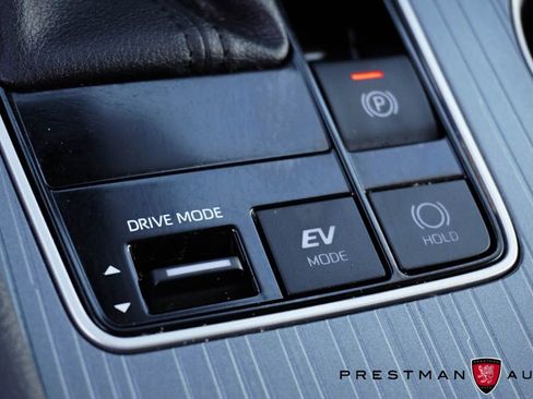 Used 2025 Toyota Sienna XLE w/ XLE Plus Package image 37