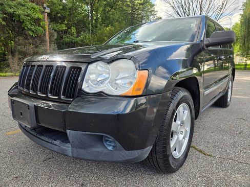 Used 2010 Jeep Grand Cherokee Laredo AWD/4WD image 1