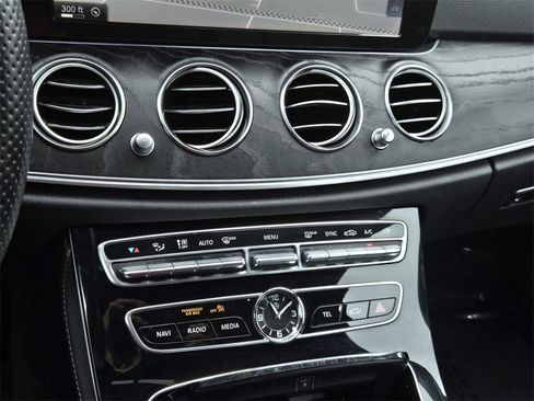 Used 2017 Mercedes-Benz E 300 image 20