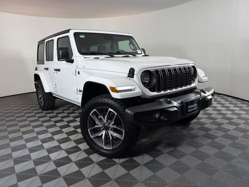 Used 2024 Jeep Wrangler Unlimited w/ Convenience Group AWD/4WD image 1