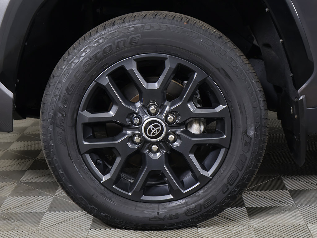 Used 2022 Toyota Tundra Platinum AWD/4WD image 24