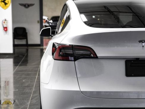 Used 2023 Tesla Model Y Long Range AWD/4WD image 48