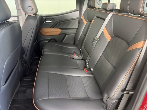 Used 2025 GMC Canyon AT4 w/ Technology Plus Package AWD/4WD image 13