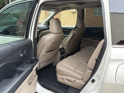 Used 2017 Honda Pilot Touring image 28