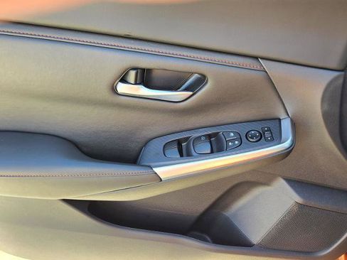 Certified 2025 Nissan Sentra SR image 28