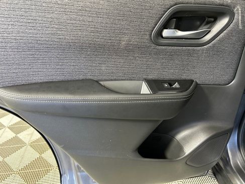 Used 2023 Nissan Rogue SV image 24