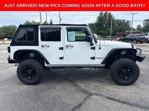 Used 2013 Jeep Wrangler Unlimited Sahara w/ Dual Top Group AWD/4WD image 6