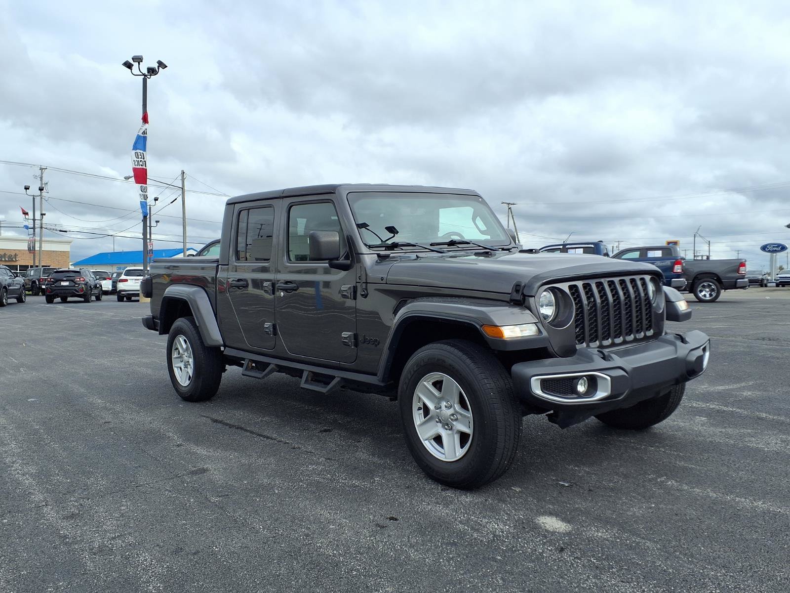 Used 2021 Jeep Gladiator Sport AWD/4WD image 3
