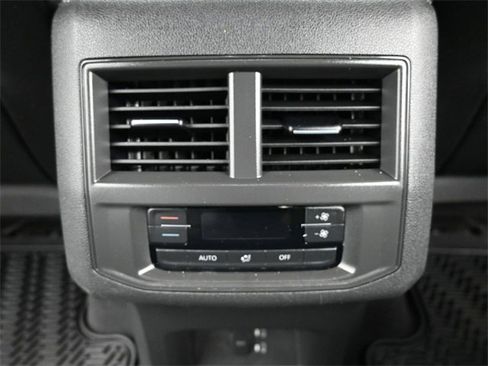 Used 2021 Volkswagen Atlas SE image 14